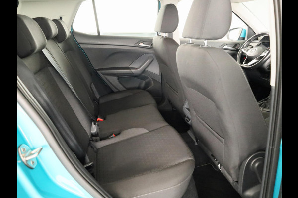 Volkswagen T-Cross 1.0 TSI Life 115 pk Automaat (DSG) | Navigatie | Trekhaak | Parkeersensoren | Achteruitrijcamera | Autom. airco | Voll. digitaal instrumentenpaneel | Stoelverwarming |