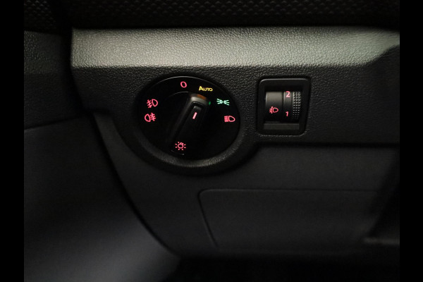 Volkswagen T-Cross 1.0 TSI Life 115 pk Automaat (DSG) | Navigatie | Trekhaak | Parkeersensoren | Achteruitrijcamera | Autom. airco | Voll. digitaal instrumentenpaneel | Stoelverwarming |