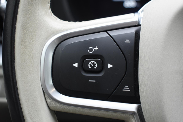 Volvo XC60 T6 340PK Automaat Plug-in Hybrid AWD Inscription / Navigatie / Elektrisch glazen schuif-kanteldak / Leder Blond / Stuur & Stoelverwarming / Elektrische achterklep / Cruise control