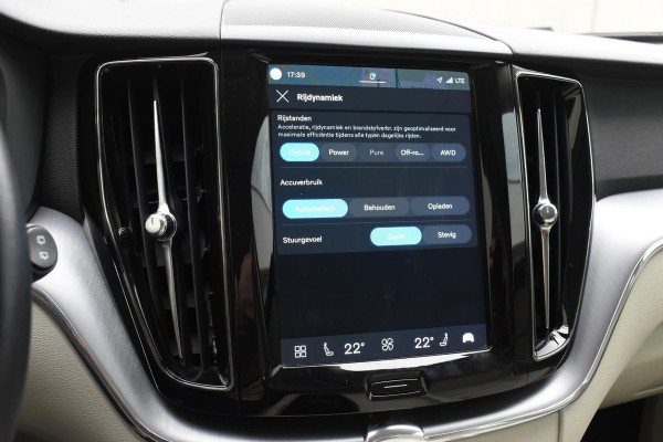 Volvo XC60 T6 340PK Automaat Plug-in Hybrid AWD Inscription / Navigatie / Elektrisch glazen schuif-kanteldak / Leder Blond / Stuur & Stoelverwarming / Elektrische achterklep / Cruise control