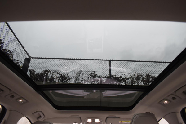 Volvo XC60 T6 340PK Automaat Plug-in Hybrid AWD Inscription / Navigatie / Elektrisch glazen schuif-kanteldak / Leder Blond / Stuur & Stoelverwarming / Elektrische achterklep / Cruise control