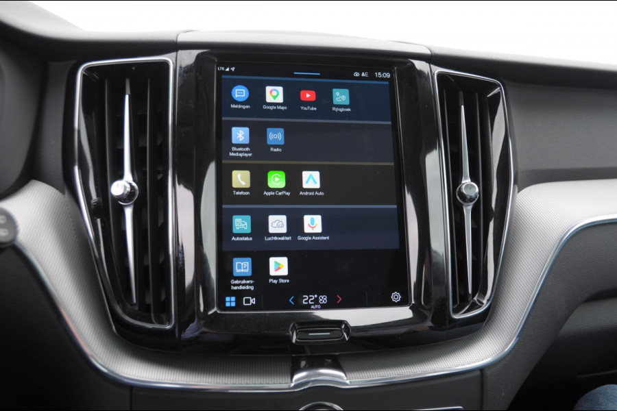 Volvo XC60 T6 350PK Automaat Plug-in hybrid AWD Plus Bright Panoramisch schuif-kanteldak / Google infotainment / Lederen bekleding / Parkeersensoren voor en achter met parkeercamera / Road Sign information / Cruise Control