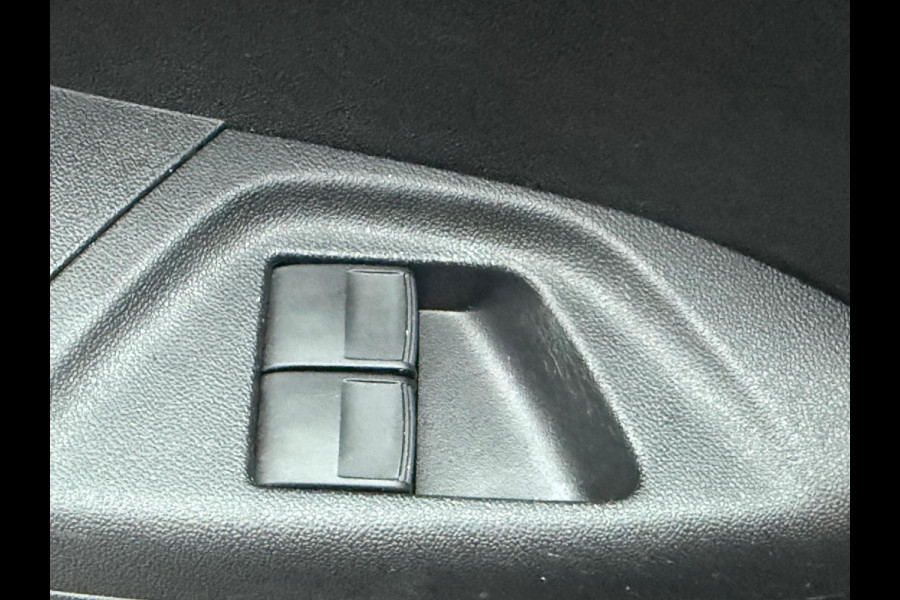 Toyota Aygo 1.0 VVT-i x-play Airco, Carplay, 5 DRS, NL/NAP!