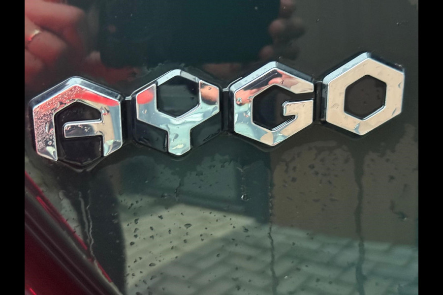 Toyota Aygo 1.0 VVT-i x-play Airco, Carplay, 5 DRS, NL/NAP!