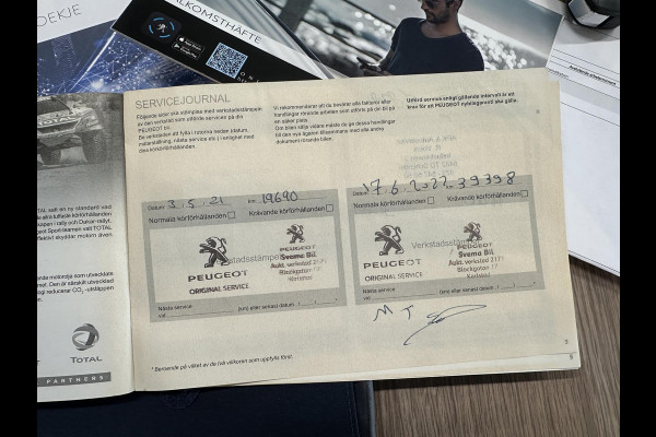 Peugeot 3008 1.2 PureTech GT Line LED|CarPlay|Dodehoek|Stoelverwarming|Trekhaak