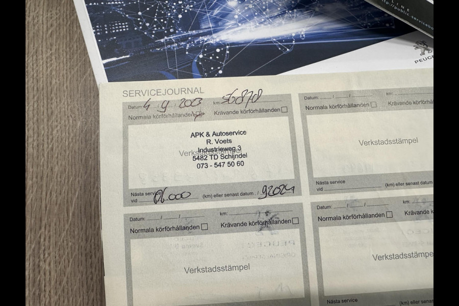 Peugeot 3008 1.2 PureTech GT Line LED|CarPlay|Dodehoek|Stoelverwarming|Trekhaak