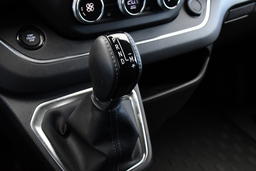 Nissan Primastar 2.0 dCi 150 L2H1 DC Black Edition 5 Jaar Garantie, Camera, Cruise, LED, Stoelverwarming, 2 x Schuifdeur, Clima, Automaat, Keyless, Uniek!