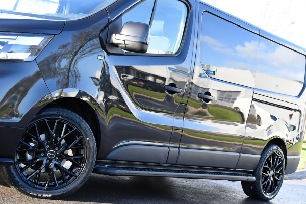 Nissan Primastar 2.0 dCi 150 L2H1 DC Black Edition 5 Jaar Garantie, Camera, Cruise, LED, Stoelverwarming, 2 x Schuifdeur, Clima, Automaat, Keyless, Uniek!