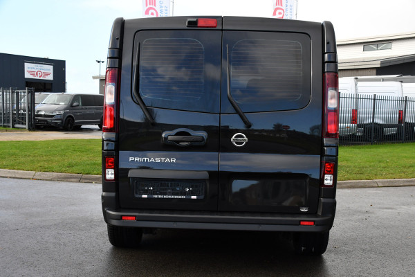 Nissan Primastar 2.0 dCi 150 L2H1 DC Black Edition 5 Jaar Garantie, Camera, Cruise, LED, Stoelverwarming, 2 x Schuifdeur, Clima, Automaat, Keyless, Uniek!