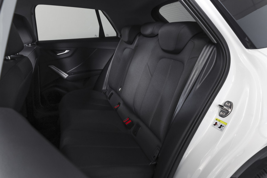 Audi Q2 35 TFSI S Edition 150 PK - Automaat | Dig. Cockpit | Adapt. Cruise | Stoelverw. | Matrix Led | Camera | NAV + App. Connect | ECC | Elek. Klep | LM 17" |