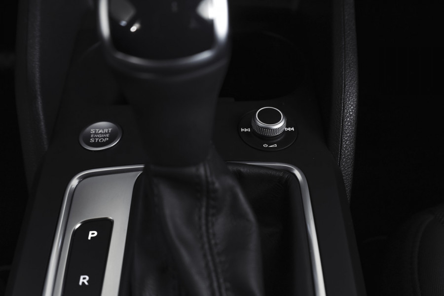 Audi Q2 35 TFSI S Edition 150 PK - Automaat | Dig. Cockpit | Adapt. Cruise | Stoelverw. | Matrix Led | Camera | NAV + App. Connect | ECC | Elek. Klep | LM 17" |