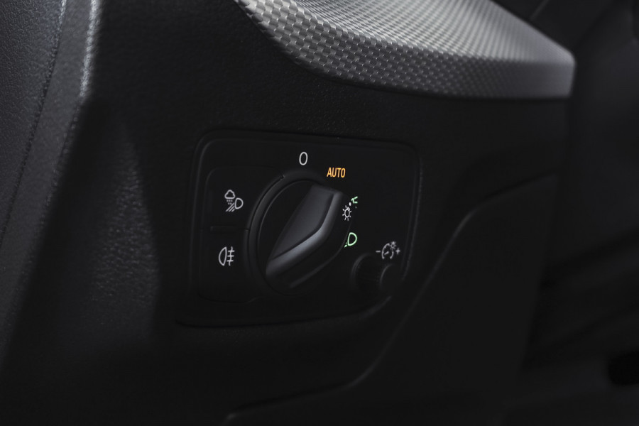 Audi Q2 35 TFSI S Edition 150 PK - Automaat | Dig. Cockpit | Adapt. Cruise | Stoelverw. | Matrix Led | Camera | NAV + App. Connect | ECC | Elek. Klep | LM 17" |