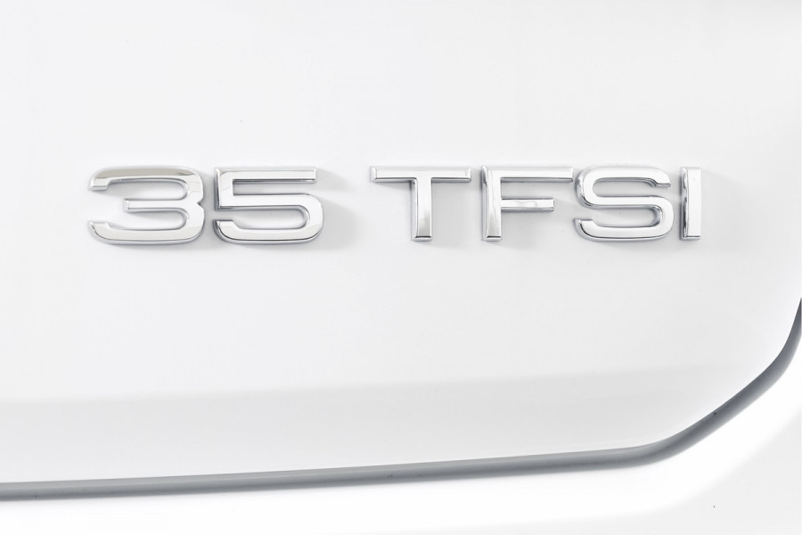 Audi Q2 35 TFSI S Edition 150 PK - Automaat | Dig. Cockpit | Adapt. Cruise | Stoelverw. | Matrix Led | Camera | NAV + App. Connect | ECC | Elek. Klep | LM 17" |