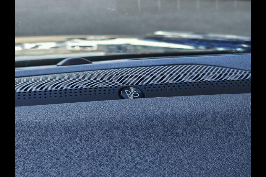 Ford Kuga 2.5 FHEV ST-Line X 190pk | Driver Assistance Pack | Winterpack | Panoramadak | Technology Pack | Geen Stekker nodig | All Season banden