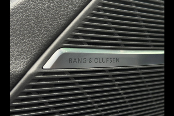 Audi Q8 60 TFSI e quattro Pro Line S Competition | RS-Seats | Panorama | Luchtvering | Softclose | BTW