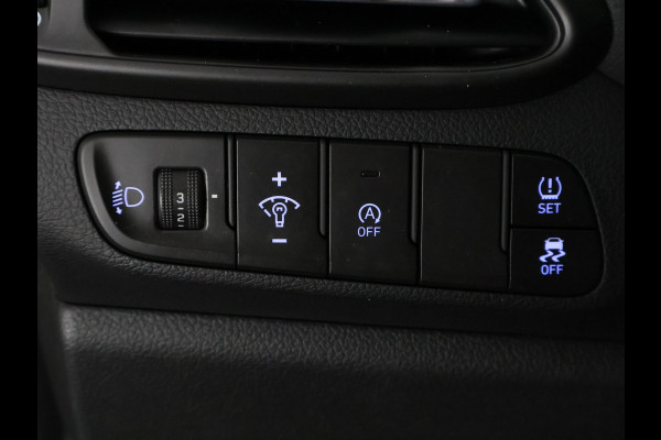 Hyundai i30 Wagon 1.5 T-GDi MHEV Premium | Stuur-/Stoelverwarming | Navigatie | Parkeersensoren voor & Achter |