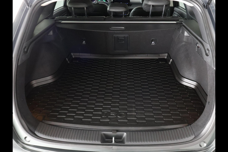 Hyundai i30 Wagon 1.5 T-GDi MHEV Premium | Stuur-/Stoelverwarming | Navigatie | Parkeersensoren voor & Achter |