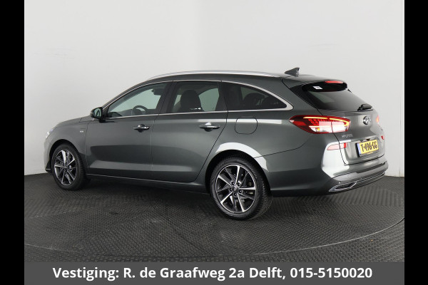 Hyundai i30 Wagon 1.5 T-GDi MHEV Premium | Stuur-/Stoelverwarming | Navigatie | Parkeersensoren voor & Achter |