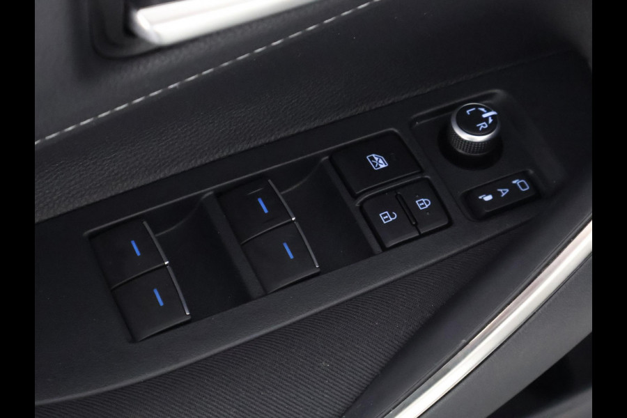 Toyota Corolla Touring Sports 1.8 Hybrid Dynamic Plus | Stuur-/Stoelverwarming | Apple Carplay & AndroidAUTO | Navigatie