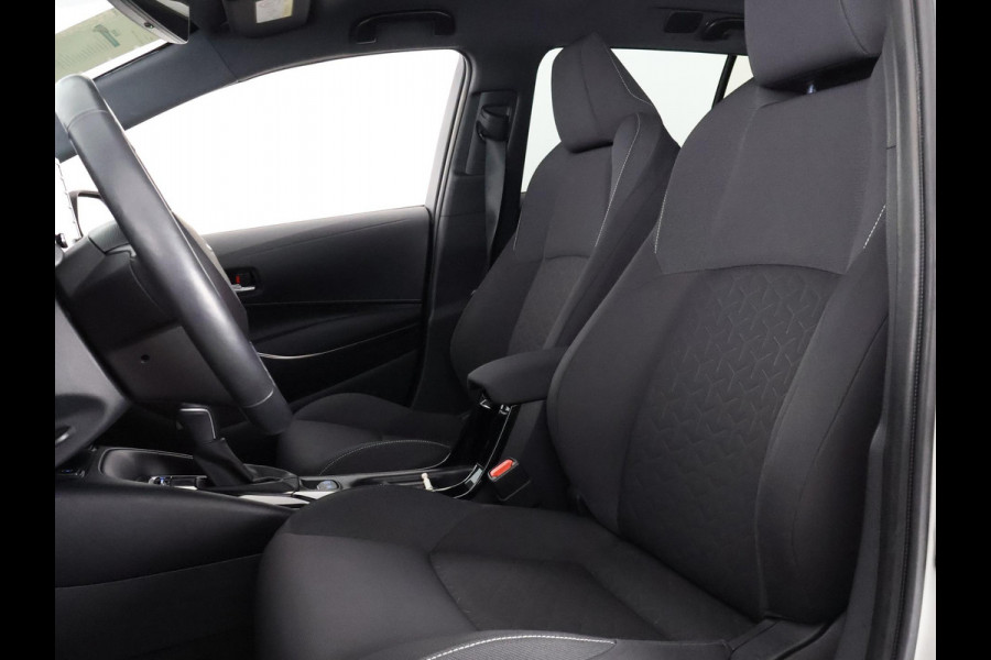 Toyota Corolla Touring Sports 1.8 Hybrid Dynamic Plus | Stuur-/Stoelverwarming | Apple Carplay & AndroidAUTO | Navigatie