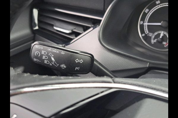 Škoda SCALA 1.0 TSI Ambition Incl. Apple Carplay/Android Auto | Cruise control | Lichtmetalen velgen 16"