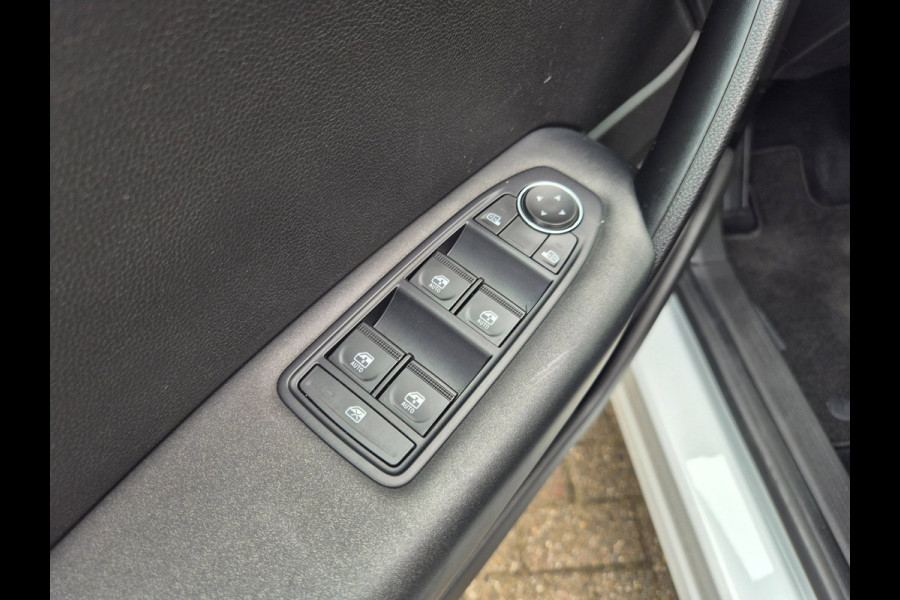 Renault Captur 1.3 TCe 140 Intens Carplay, Navi, Camera, Stoelverwarming