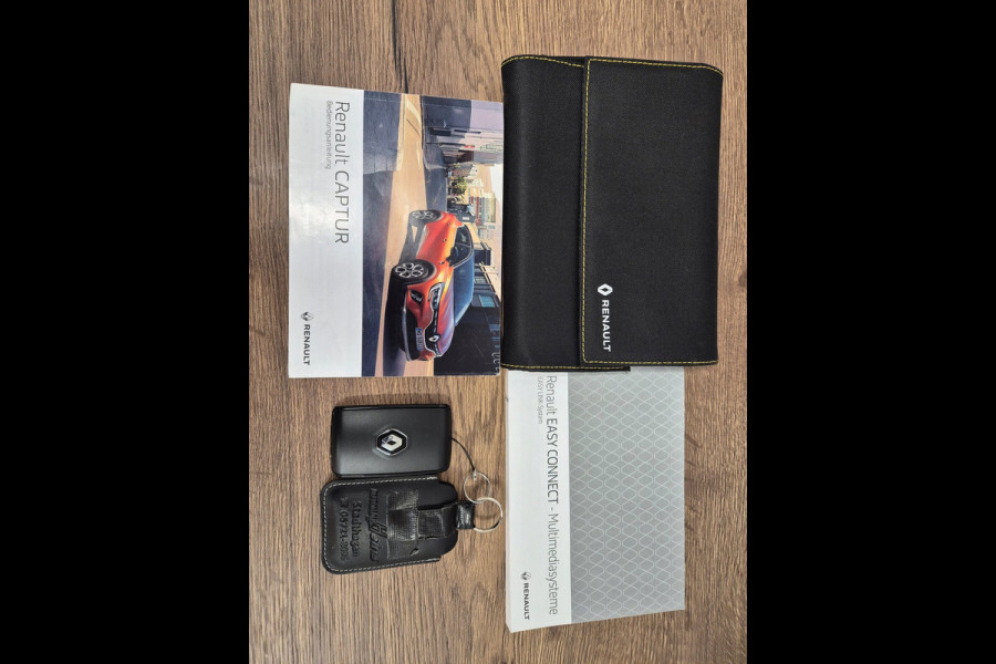 Renault Captur 1.3 TCe 140 Intens Carplay, Navi, Camera, Stoelverwarming