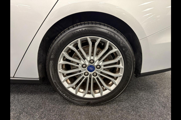 Ford FOCUS Wagon 1.5 EcoBoost Vignale*Winterpakket*Automaat*CruiseControl*PDC*LED*