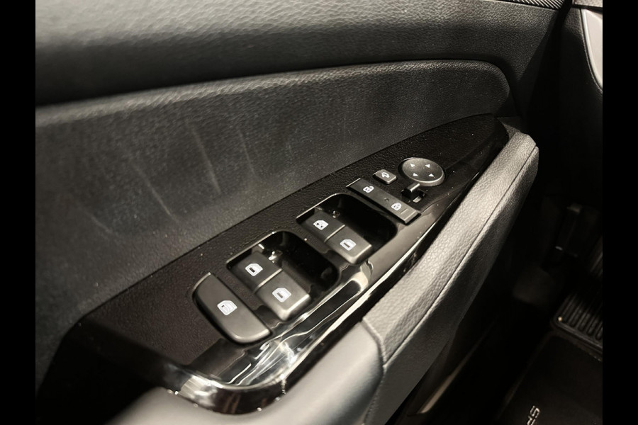 Kia Sportage 1.6 T-GDi Plug-in Hybrid AWD DynamicLine 265pk Navigatie Carplay Camera Parkeersensoren Adaptive Cruise Control Full LED Virtual Cockpit Climate Control Lichtmetalen velgen 19"