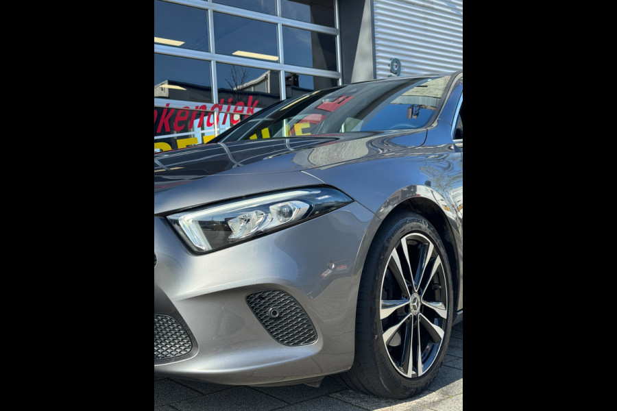 Mercedes-Benz A-Klasse 200 Edition 19 - Automaat I Sport Pakket I Navigatie/ Apple CarPlay I Leer I LED I PDC I Dealer onderhouden