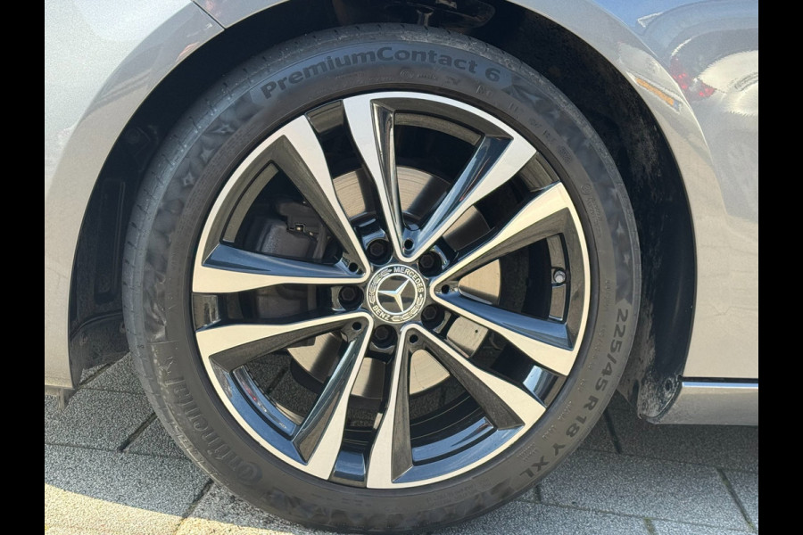 Mercedes-Benz A-Klasse 200 Edition 19 - Automaat I Sport Pakket I Navigatie/ Apple CarPlay I Leer I LED I PDC I Dealer onderhouden