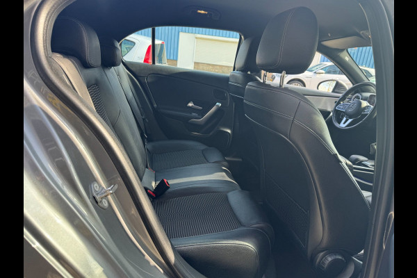Mercedes-Benz A-Klasse 200 Edition 19 - Automaat I Sport Pakket I Navigatie/ Apple CarPlay I Leer I LED I PDC I Dealer onderhouden
