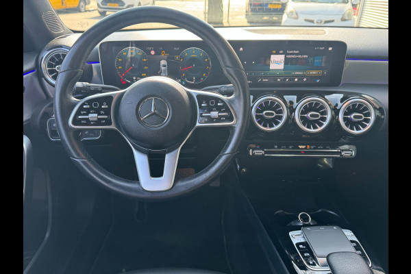 Mercedes-Benz A-Klasse 200 Edition 19 - Automaat I Sport Pakket I Navigatie/ Apple CarPlay I Leer I LED I PDC I Dealer onderhouden