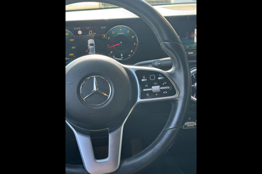 Mercedes-Benz A-Klasse 200 Edition 19 - Automaat I Sport Pakket I Navigatie/ Apple CarPlay I Leer I LED I PDC I Dealer onderhouden
