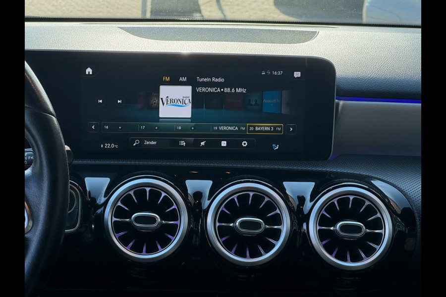Mercedes-Benz A-Klasse 200 Edition 19 - Automaat I Sport Pakket I Navigatie/ Apple CarPlay I Leer I LED I PDC I Dealer onderhouden