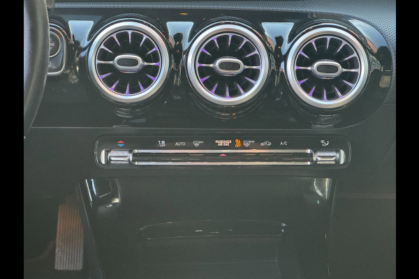 Mercedes-Benz A-Klasse 200 Edition 19 - Automaat I Sport Pakket I Navigatie/ Apple CarPlay I Leer I LED I PDC I Dealer onderhouden