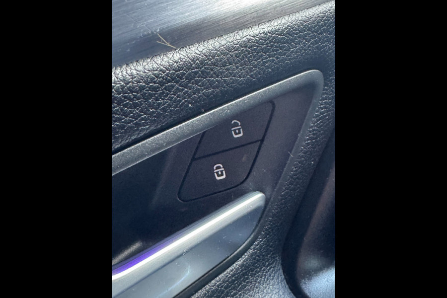 Mercedes-Benz A-Klasse 200 Edition 19 - Automaat I Sport Pakket I Navigatie/ Apple CarPlay I Leer I LED I PDC I Dealer onderhouden