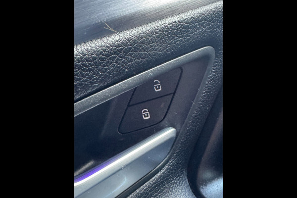 Mercedes-Benz A-Klasse 200 Edition 19 - Automaat I Sport Pakket I Navigatie/ Apple CarPlay I Leer I LED I PDC I Dealer onderhouden