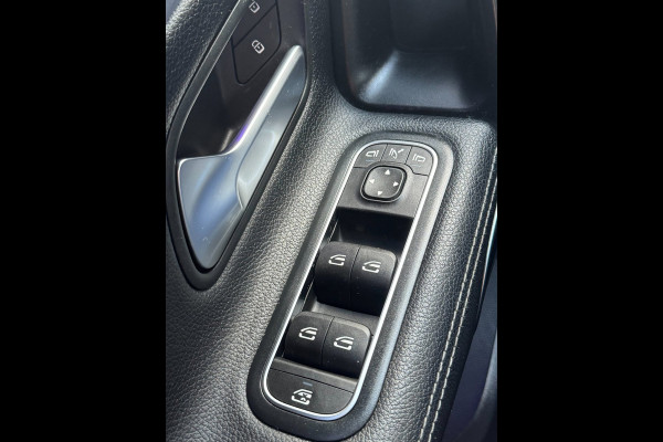 Mercedes-Benz A-Klasse 200 Edition 19 - Automaat I Sport Pakket I Navigatie/ Apple CarPlay I Leer I LED I PDC I Dealer onderhouden
