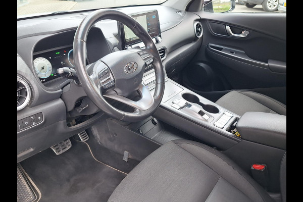 Hyundai Kona EV Fashion 64 kWh | SOH: nnb | 3 Fase | Warmtepomp | Blindspot | Navi | Camera |