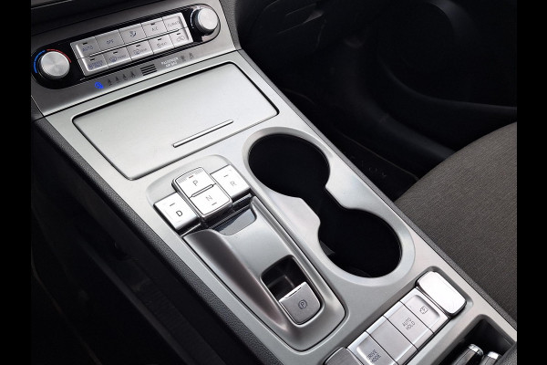 Hyundai Kona EV Fashion 64 kWh | SOH: nnb | 3 Fase | Warmtepomp | Blindspot | Navi | Camera |