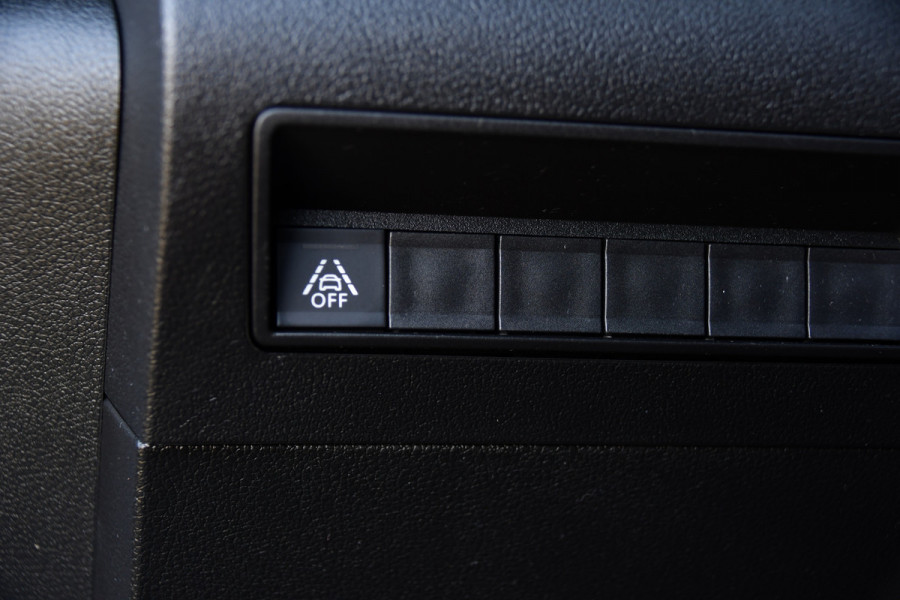 Opel Combo 1.5D L2H1 PB Edition Camera, Cruise, Carplay, Dodehoek, 130pk, Automaat, LED, Sensoren, Clima, Keyless, Uniek!