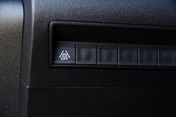 Opel Combo 1.5D L2H1 PB Edition Camera, Cruise, Carplay, Dodehoek, 130pk, Automaat, LED, Sensoren, Clima, Keyless, Uniek!