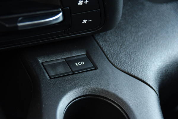 Opel Combo 1.5D L2H1 PB Edition Camera, Cruise, Carplay, Dodehoek, 130pk, Automaat, LED, Sensoren, Clima, Keyless, Uniek!