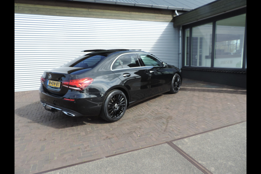Mercedes-Benz A-Klasse 200 Business Solution Luxury panoramadak sfeer licht