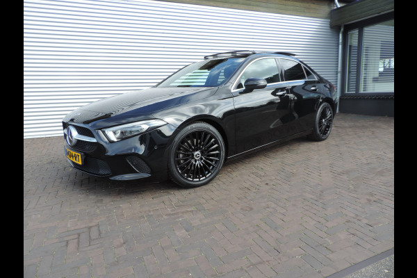 Mercedes-Benz A-Klasse 200 Business Solution Luxury panoramadak sfeer licht