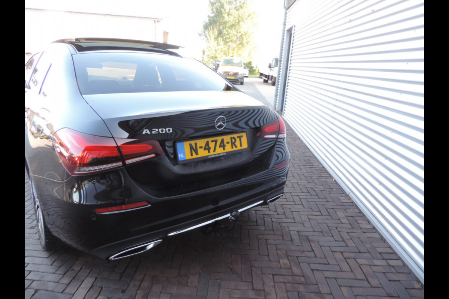 Mercedes-Benz A-Klasse 200 Business Solution Luxury panoramadak sfeer licht