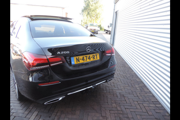 Mercedes-Benz A-Klasse 200 Business Solution Luxury panoramadak sfeer licht