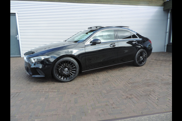 Mercedes-Benz A-Klasse 200 Business Solution Luxury panoramadak sfeer licht