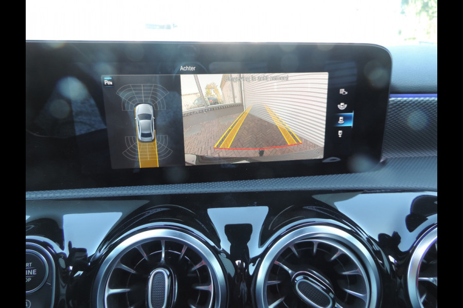 Mercedes-Benz A-Klasse 200 Business Solution Luxury panoramadak sfeer licht